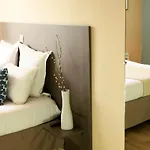 מלון Logis Hotels- Marguerite D'anjou Chateau 2*