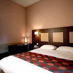 מלון Logis Hotels- Marguerite D'anjou Chateau