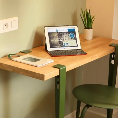 Logis Hotels- Marguerite D'anjou Chateau 호텔 2*