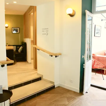 Logis Hotels- Marguerite D'anjou Chateau 2*