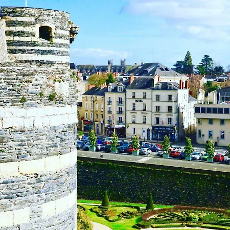 Logis Hotels- Marguerite D'anjou Chateau מלון 2*