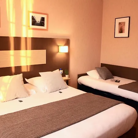 מלון Logis Hotels- Marguerite D'anjou Chateau