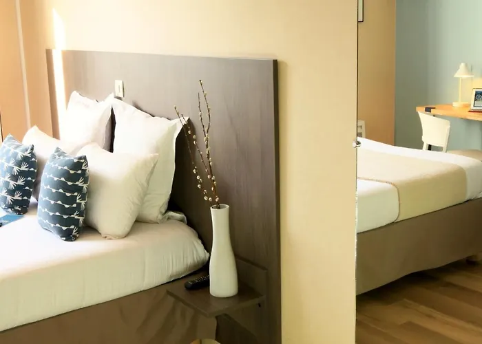 호텔 Logis Hotels- Marguerite D'anjou Chateau 2*