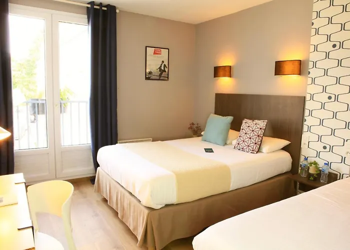 Logis Hotels- Marguerite D'anjou Chateau 2*