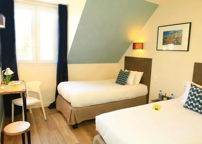 Logis Hotels- Marguerite D'anjou Chateau 2*