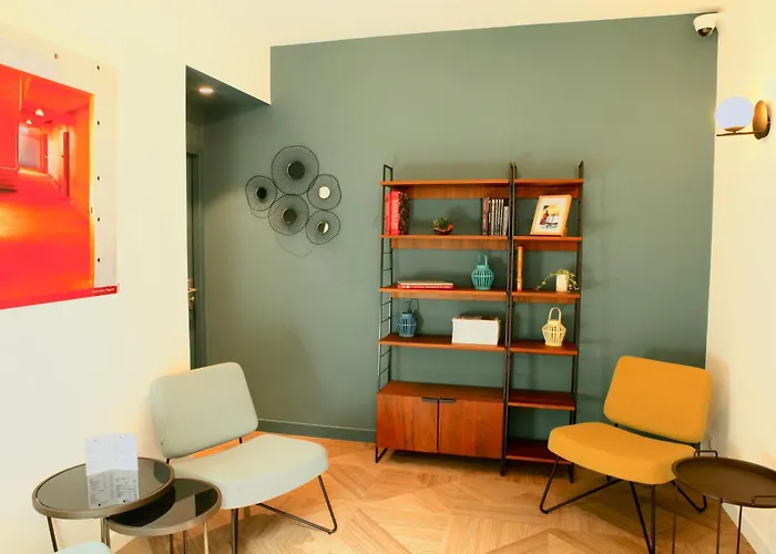 호텔 Logis Hotels- Marguerite D'anjou Chateau 2*