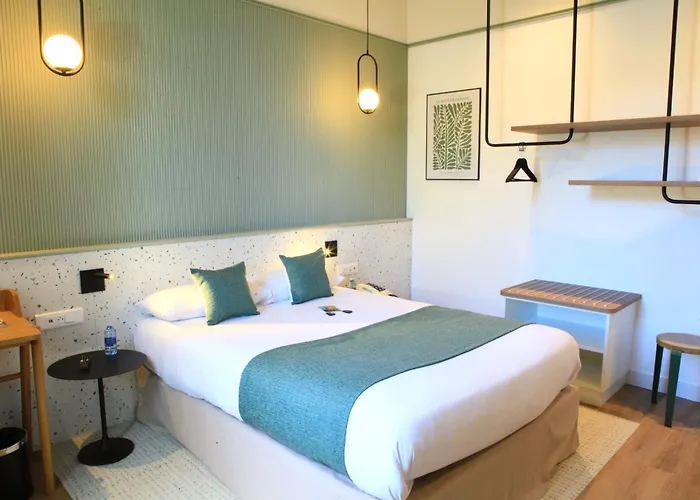 호텔 Logis Hotels- Marguerite D'anjou Chateau