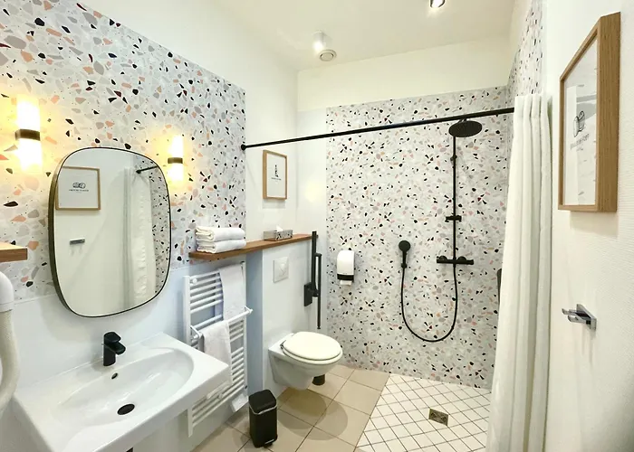 Logis Hotels- Marguerite D'anjou Chateau 호텔 2*