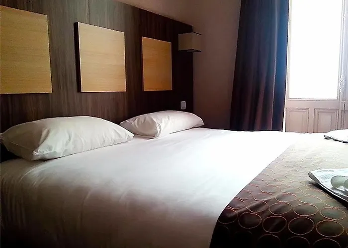 Logis Hotels- Marguerite D'anjou Chateau 호텔 2*