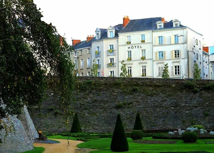 Logis Hotels- Marguerite D'anjou Chateau 앙제